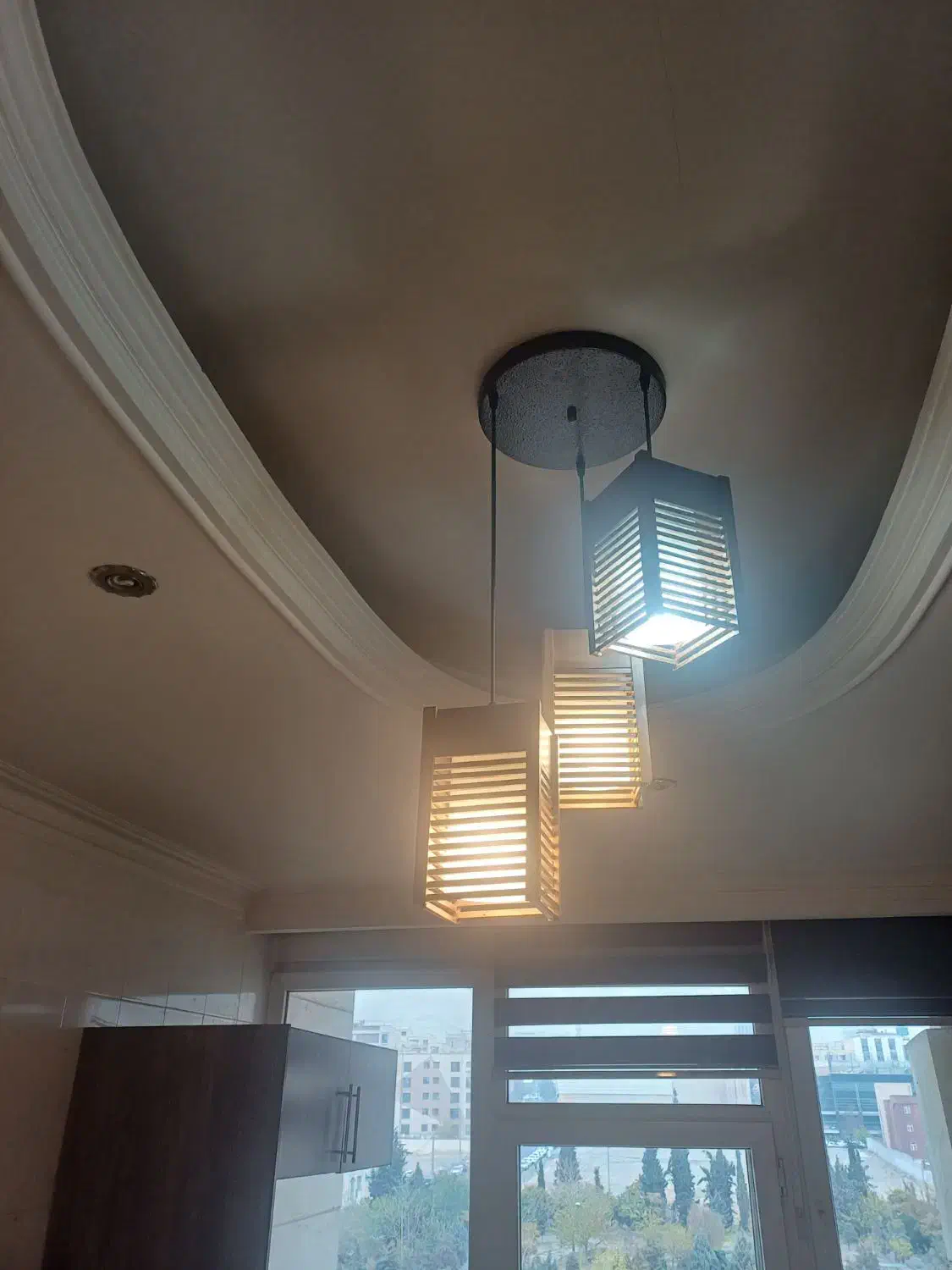 لوستر چوبی|لوستر و چراغ آویز|تهران, باغ فیض|دیوار