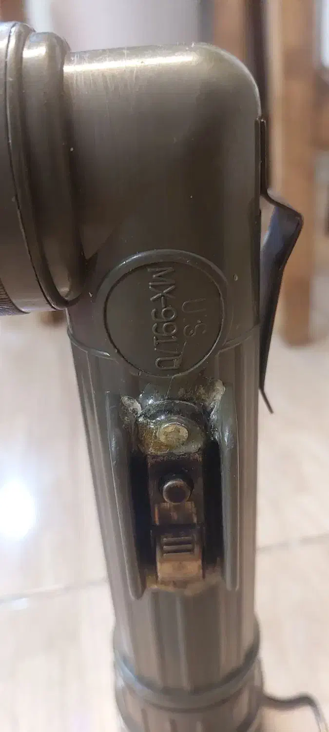 چراغ قوه آمریکایی کلکسیونی|کلکسیون اشیاء عتیقه|ری, شهادت|دیوار