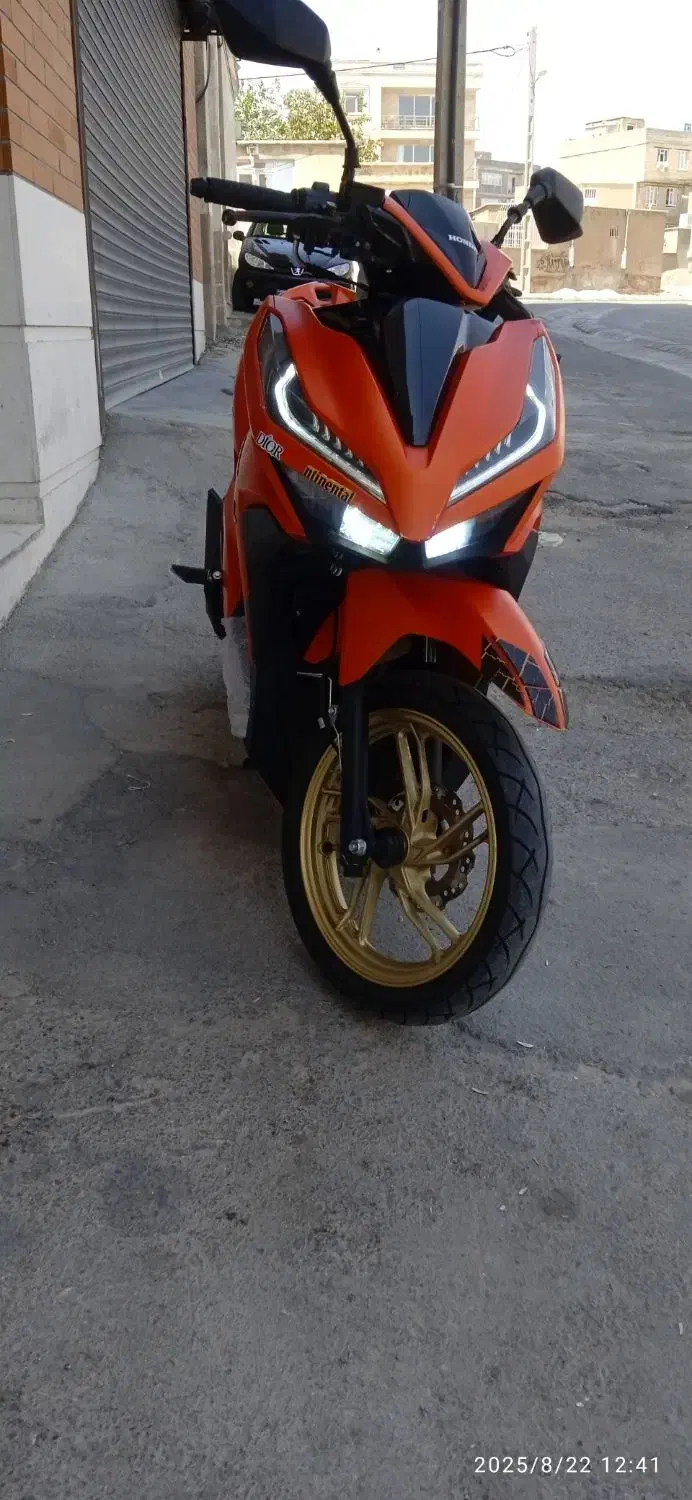 کلیک وایروکس در حد صفردرجه یک|موتورسیکلت|سقز, |دیوار