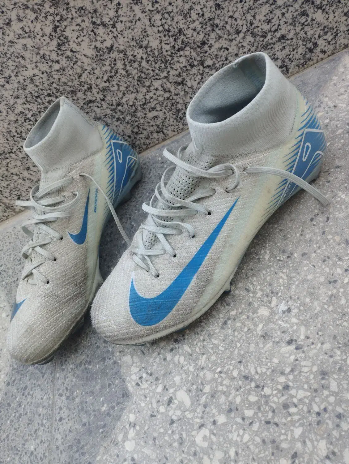 کفش فوتبال|کیف، کفش، کمربند|فسا, |دیوار