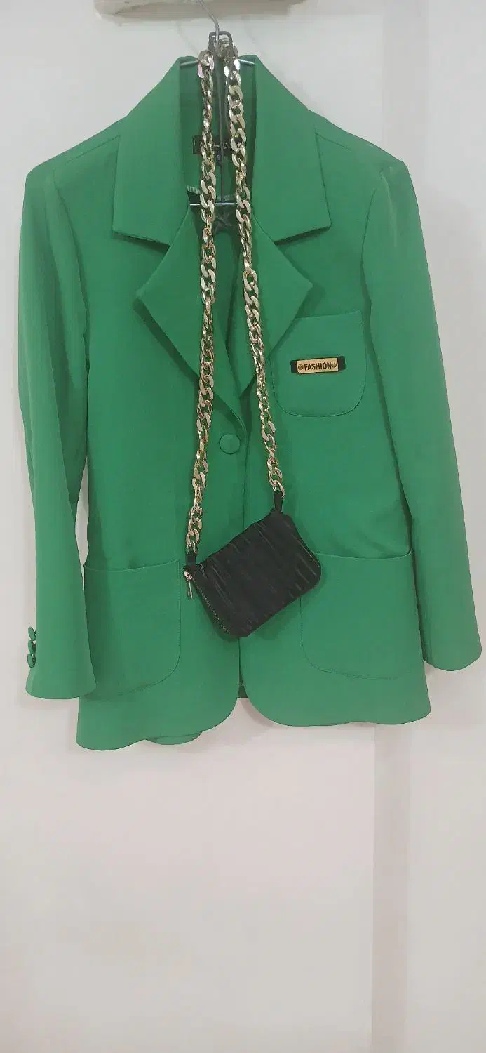 مانتو مازاراتی|لباس|هشتگرد, شهرک وحدت|دیوار