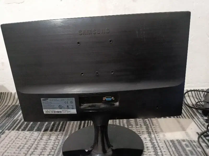 مانیتور سامسونگ|رایانه رومیزی|ارومیه, |دیوار