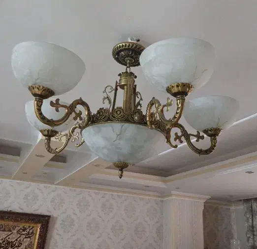 لوستر ۵ و ۶ شاخه|لوستر و چراغ آویز|قدس, شهر‌قدس|دیوار