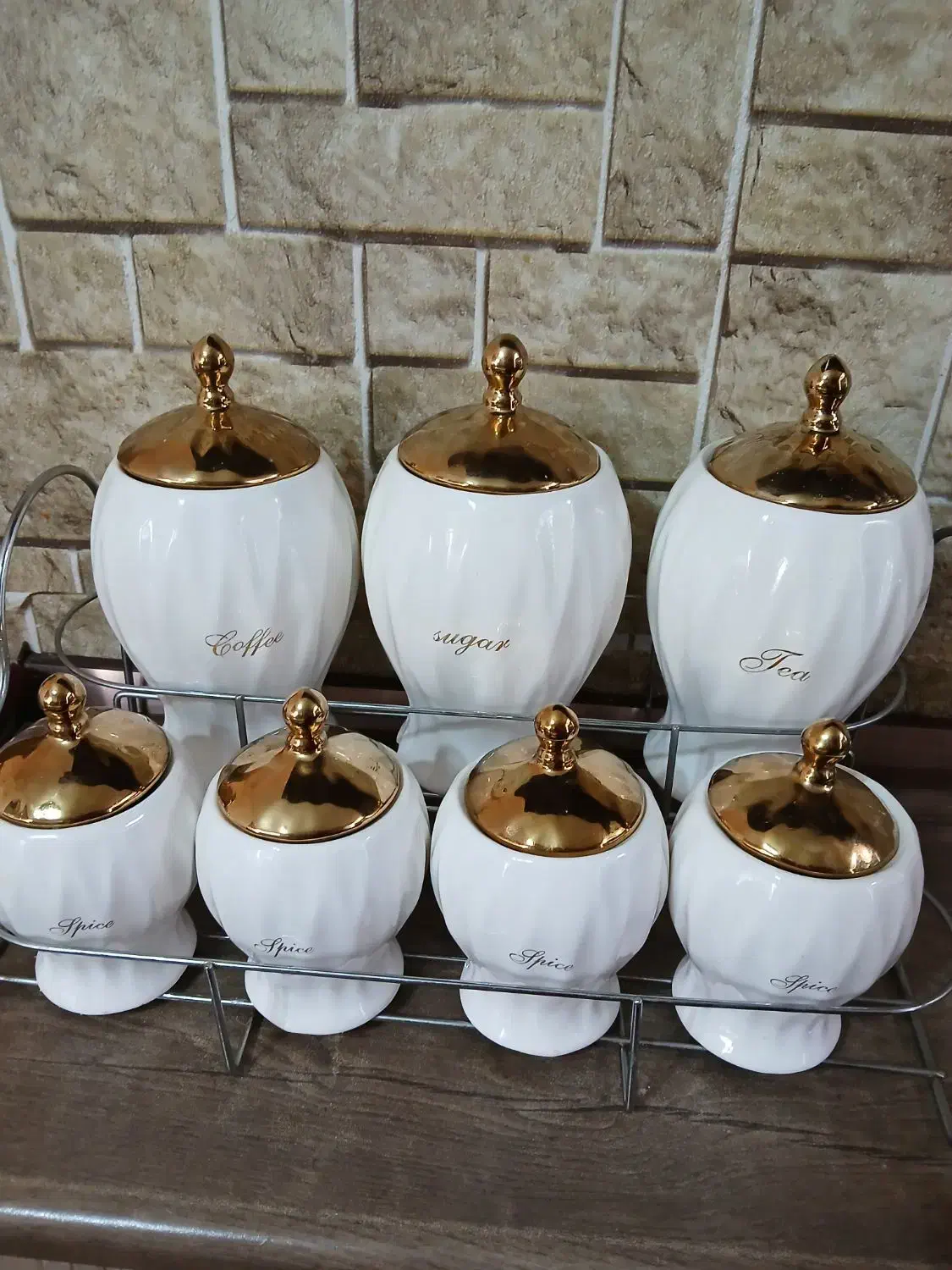 پا سماوری|آب‌چکان و نظم‌دهنده ظروف|اندیشه, اندیشه فاز ۳|دیوار