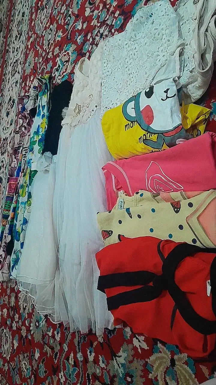 تعداد لباس دخترانه  برای سن ۹تا ۱۱|کفش و لباس بچه|آستارا, |دیوار