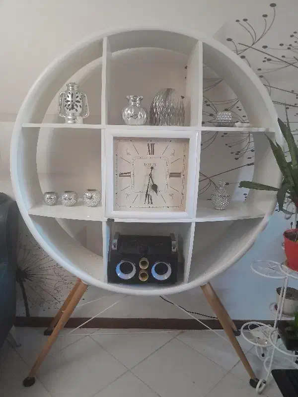 ویترین تزئینی در حد نو|بوفه، ویترین، کنسول|پرند, فاز ۱|دیوار