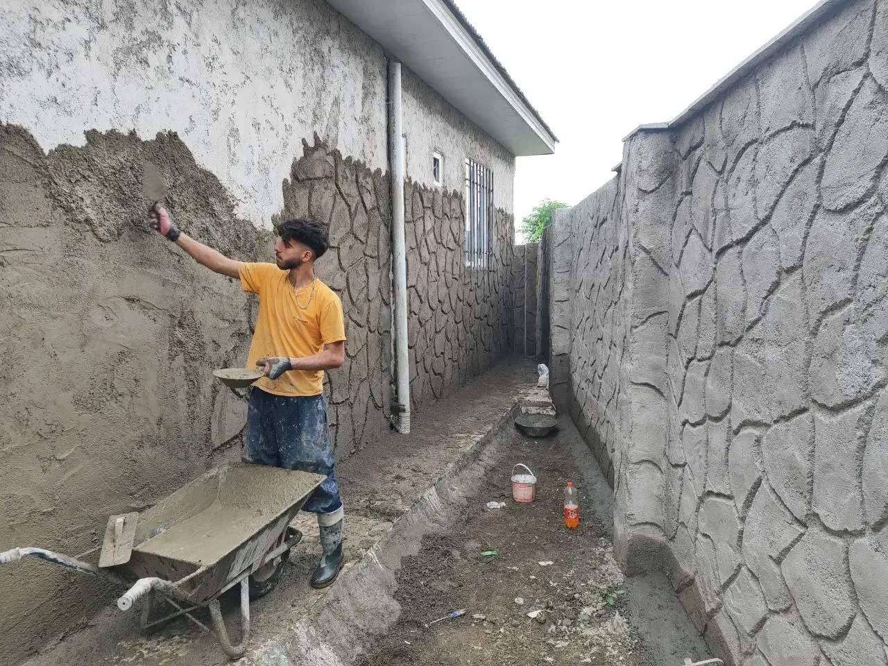 کاشی کاری بنای|خدمات پیشه و مهارت|صومعه‌سرا, |دیوار