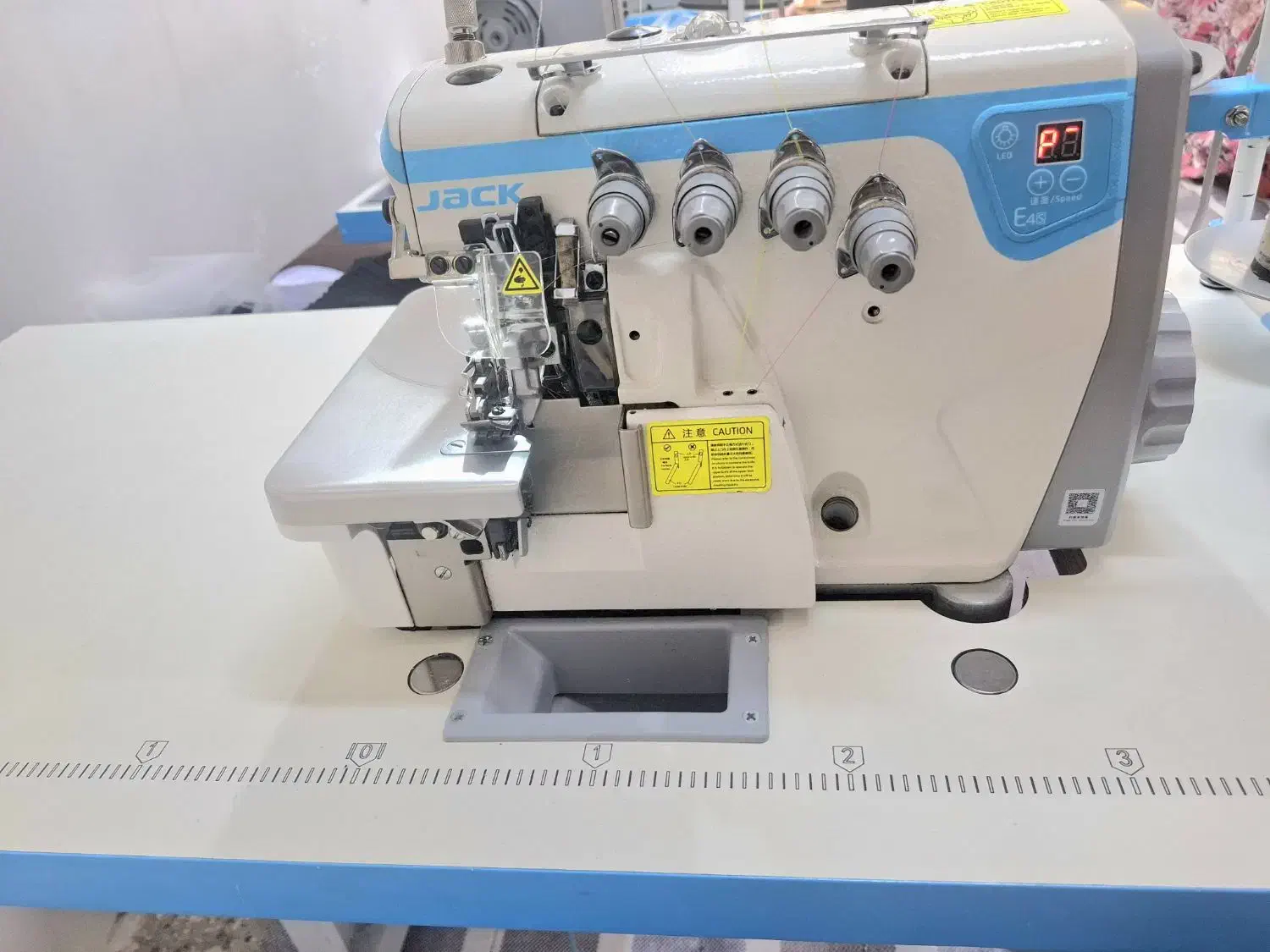 زیگزال ۵ نخ جک e4sضخیم دوز ۴۳۵|چرخ خیاطی و ریسندگی|صباشهر, |دیوار