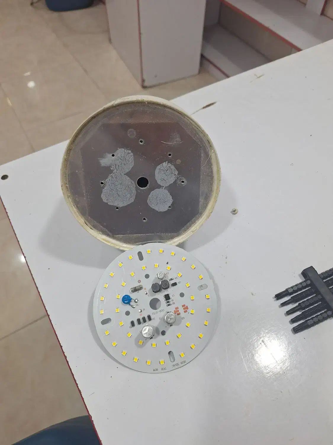 تعمیر لامپ|خدمات پیشه و مهارت|چابهار, |دیوار