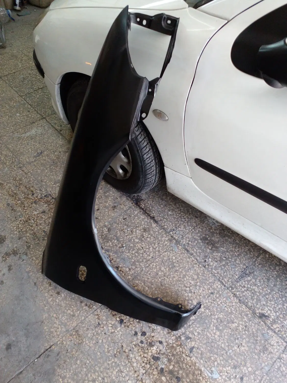 حراج حراجی چندتا گلگیر ماشین طبق عکس|قطعات یدکی و لوازم جانبی|تهران, سلسبیل جنوبی|دیوار