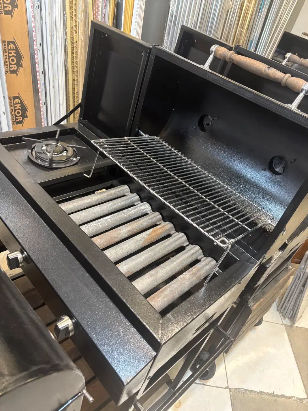 کباب پز گازی مشکی کوره ای با درب و گریل پایه کامل|اجاق گاز و لوازم برقی پخت‌وپز|مشهد, گوهرشاد|دیوار