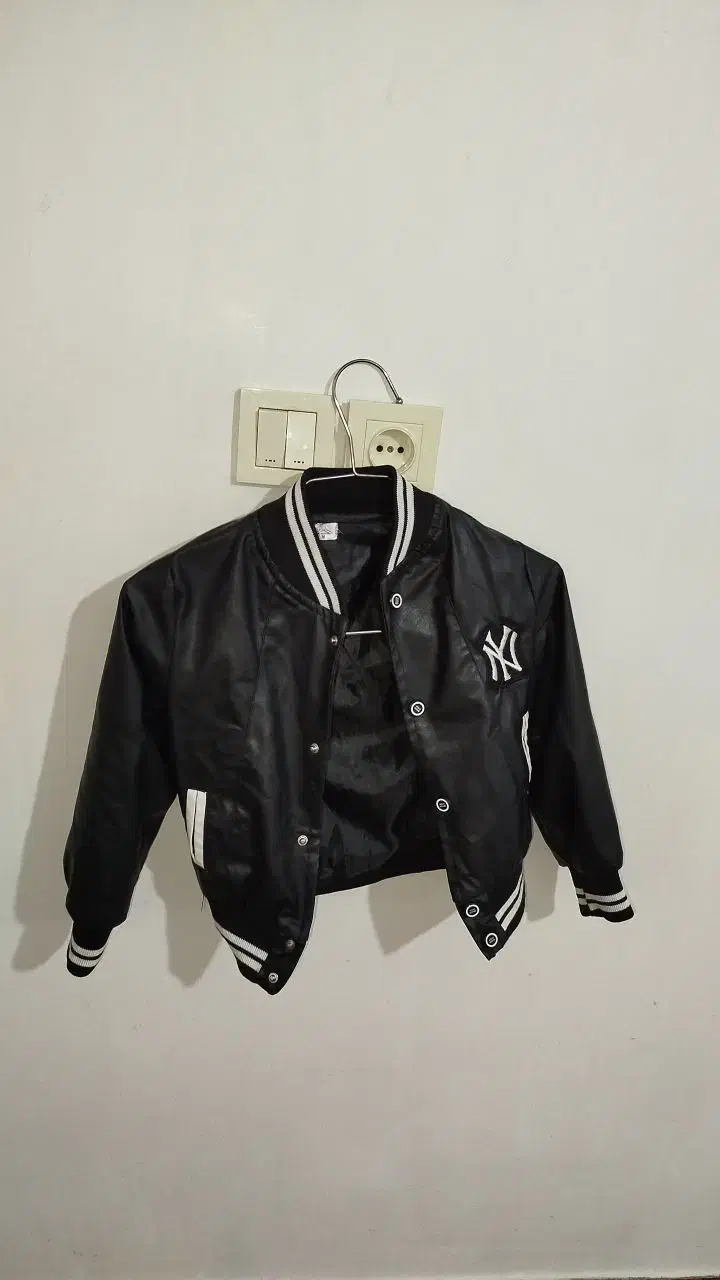 کاپشن و شلوار لی مناسب ۴ تا ۵ سال|کفش و لباس بچه|ملایر, |دیوار