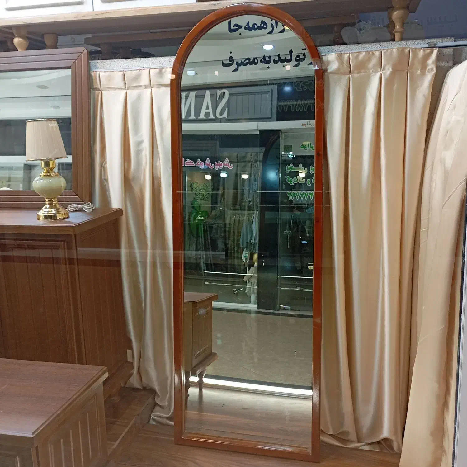 آینه قدی|آینه|قرچک, زیبا شهر|دیوار