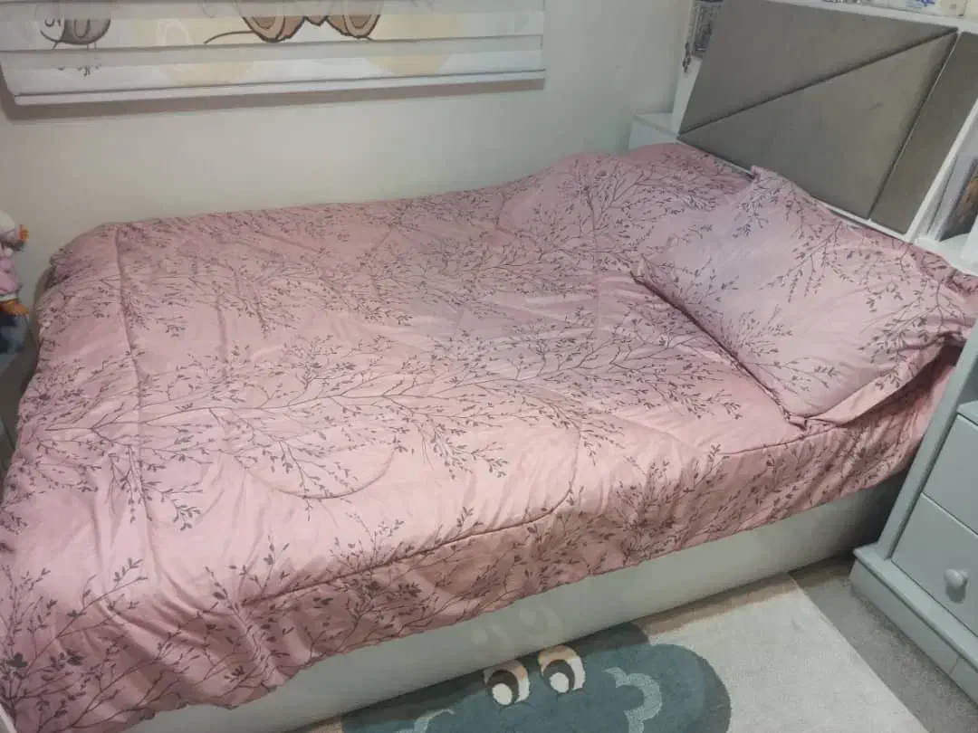 تخت|تخت و سرویس خواب|قدس, شهر‌قدس|دیوار