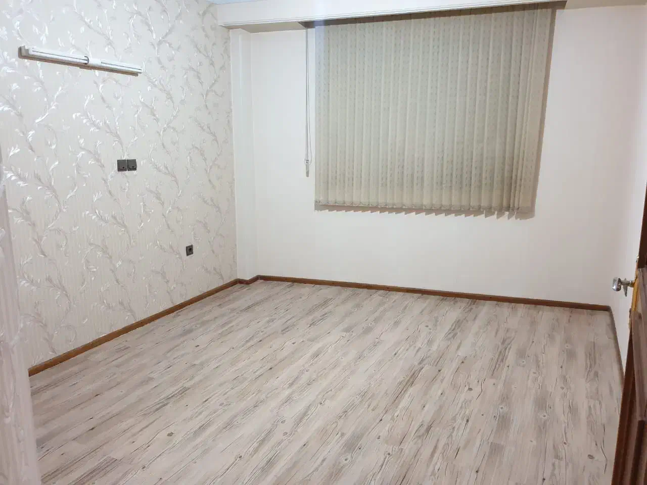 پاسداران ۱۴۲ متر ۳خوابه