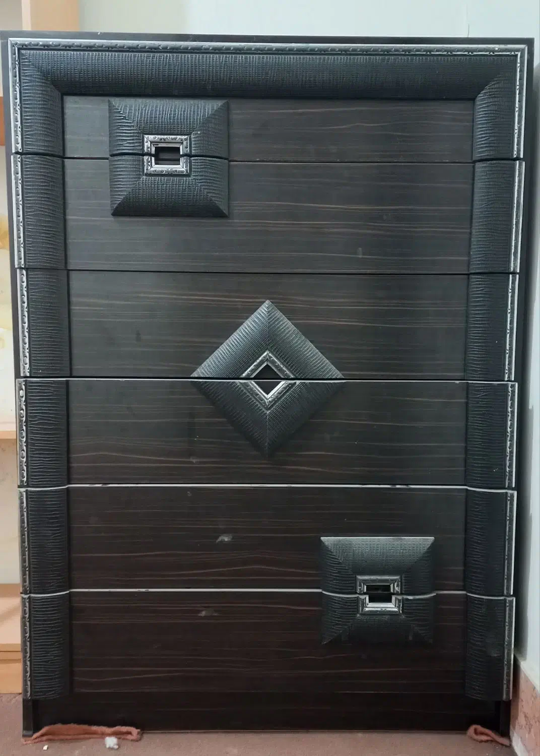 دراور ۵ کشویی و بخاری نیک کالا و دو میز عسلی|جاکفشی، کمد، دراور|ملارد, |دیوار