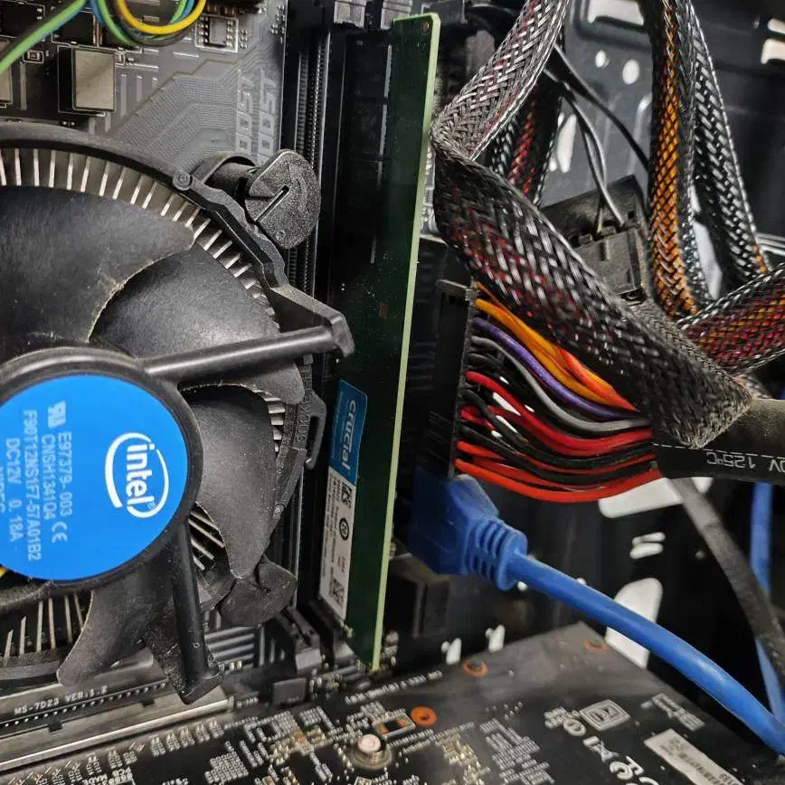 کامپیوتر گیمینگ|رایانه رومیزی|چالوس, |دیوار