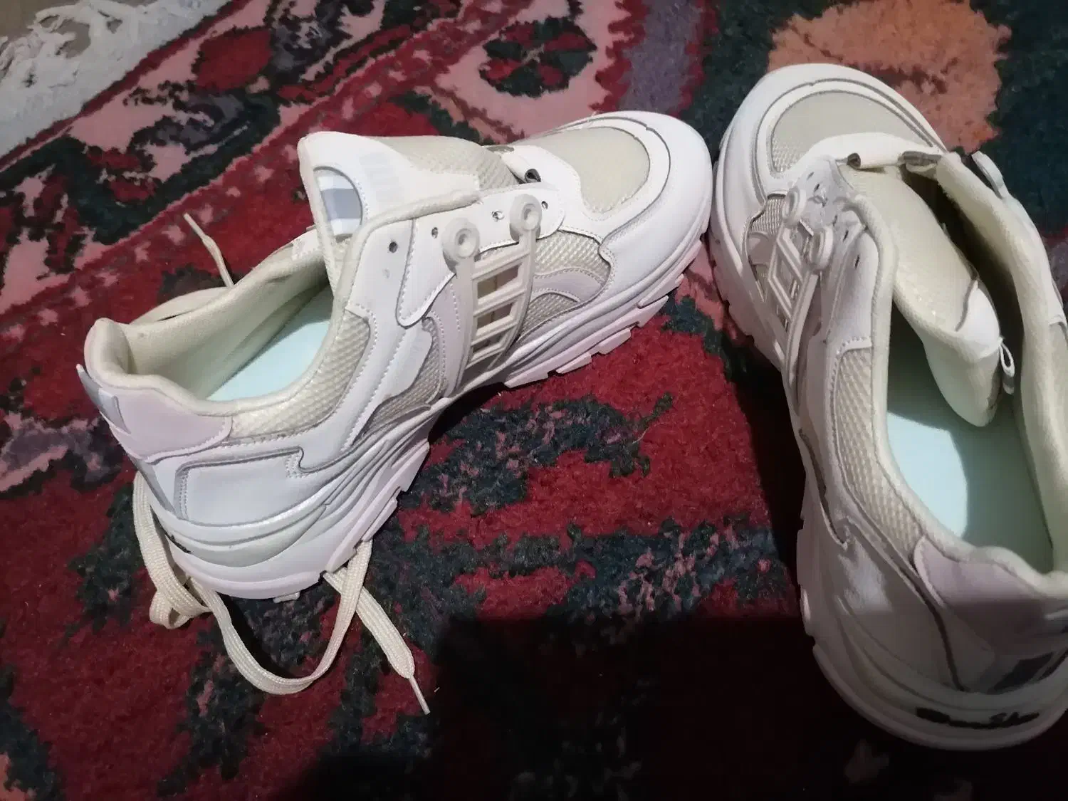 کفش نوبفروش میرسد|کیف، کفش، کمربند|یاسوج, |دیوار