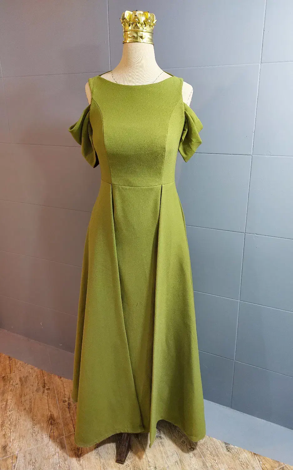 لباس مجلسی پارچه پولکی کفش مجلسی صندل|لباس|داراب, |دیوار