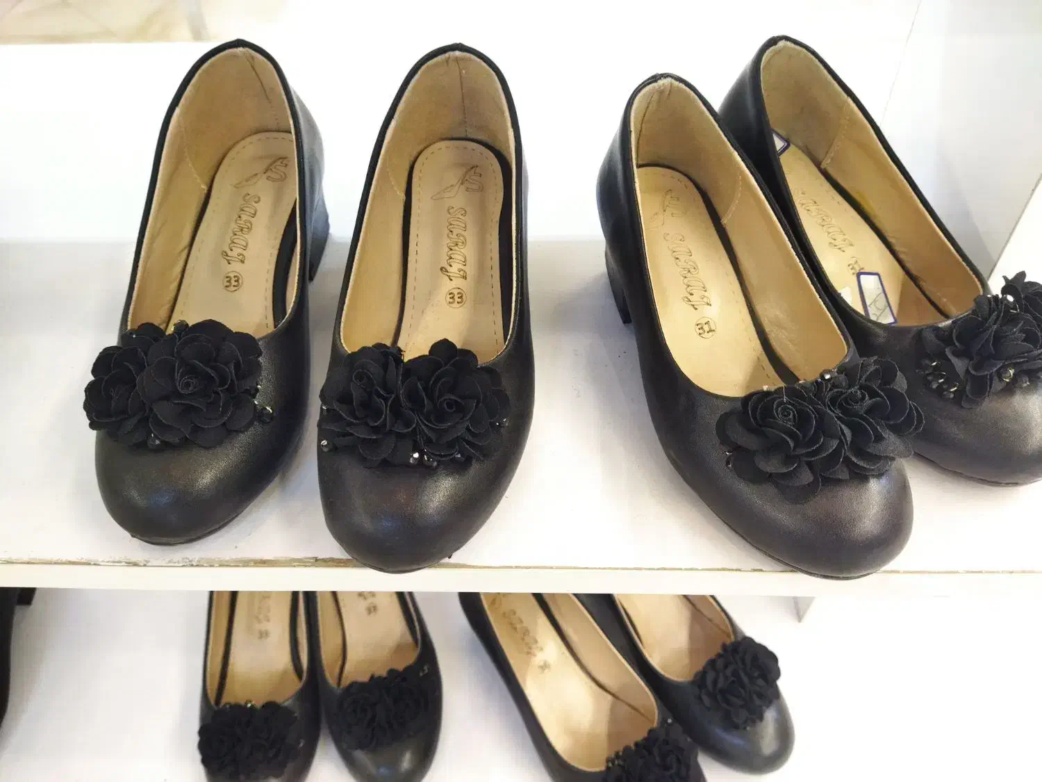 انواع کفش راحتی زنانه و دخترانه|کیف، کفش، کمربند|شاندیز, |دیوار