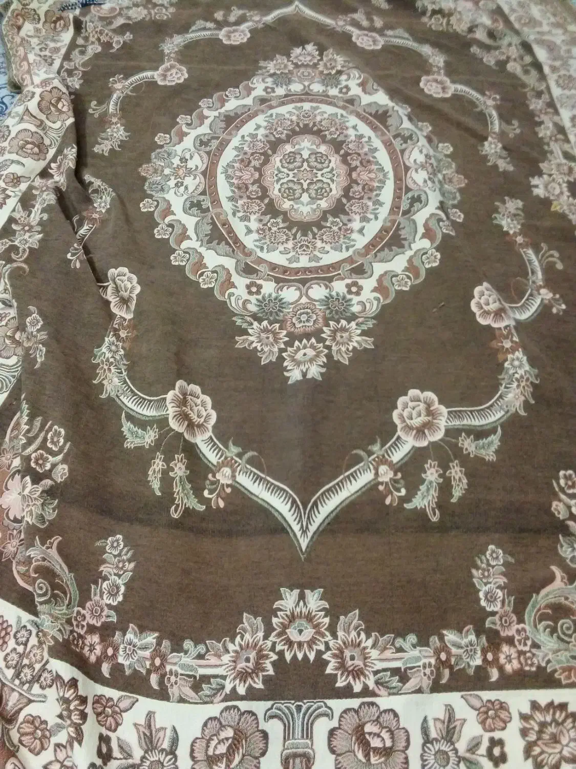 یک جفت روفرش|روفرشی|اندیشه, پرنیان|دیوار