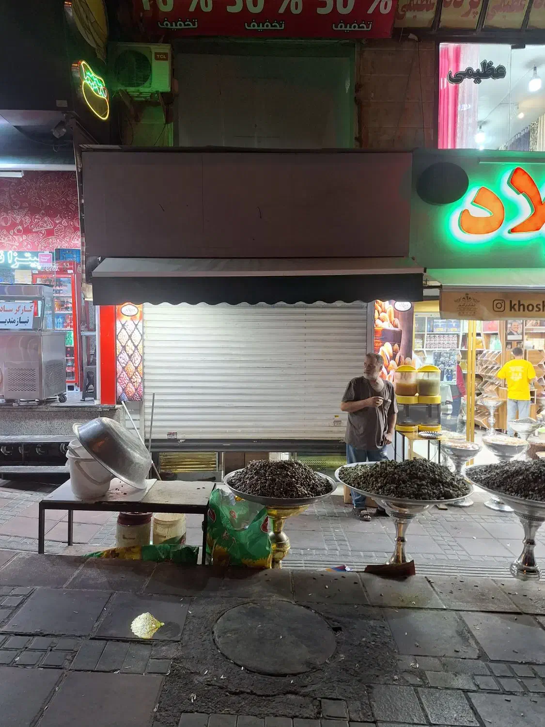 20مترمغازه براصلی بابهترین موقعیت|اجارهٔ مغازه و غرفه|تهران, جنتآباد مرکزی|دیوار