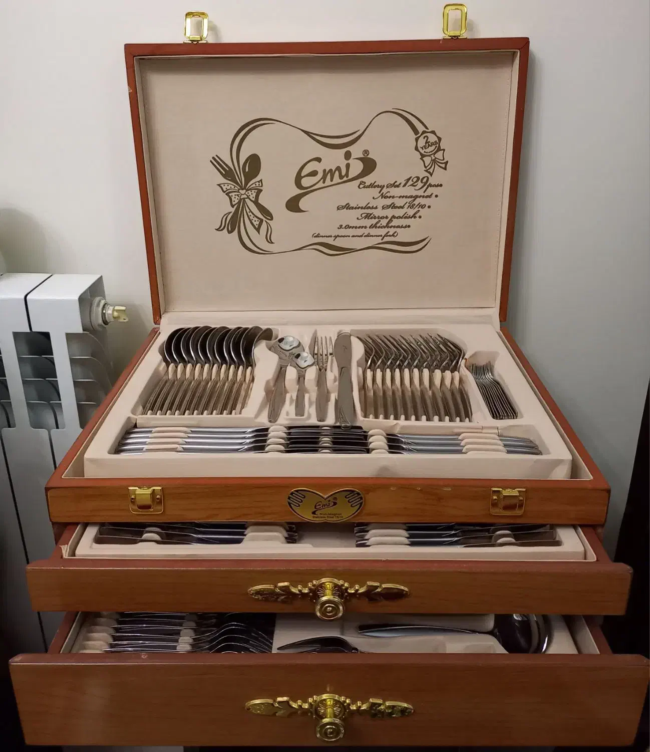 سرویس قاشق و چنگال ۱۲۹ پارچه با جعبه چوبی|ظروف سرو و پذیرایی|تهران, امامت|دیوار