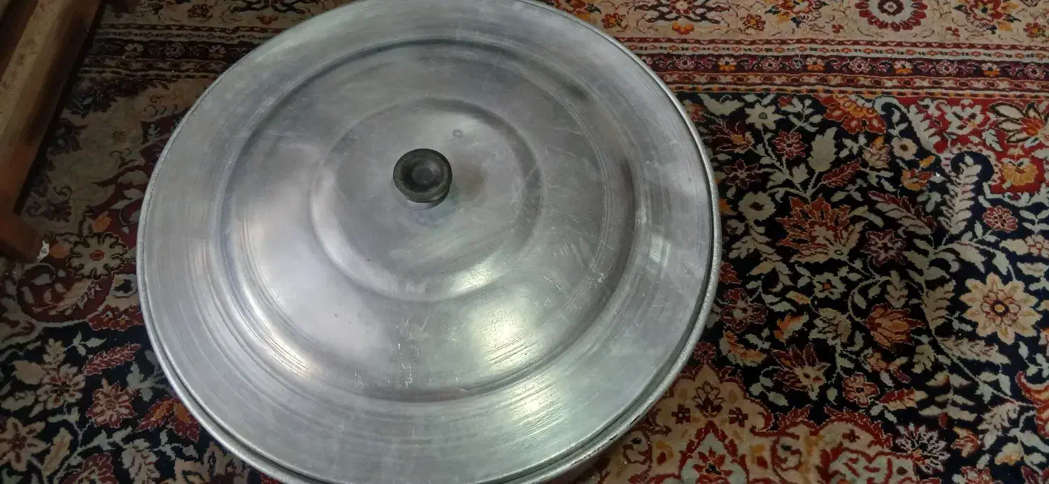 دیگ روحی قدیمی|ظروف پخت‌وپز|اصفهان, شاهد|دیوار