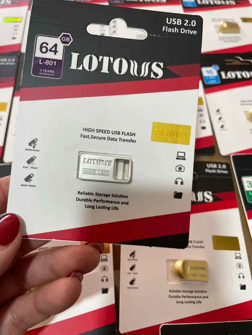 فلش تایوانی ۱۶ ، ۳۲ ، ۶۴ گیگابایت گارانتی مادام|لوازم جانبی موبایل و تبلت|ملایر, |دیوار