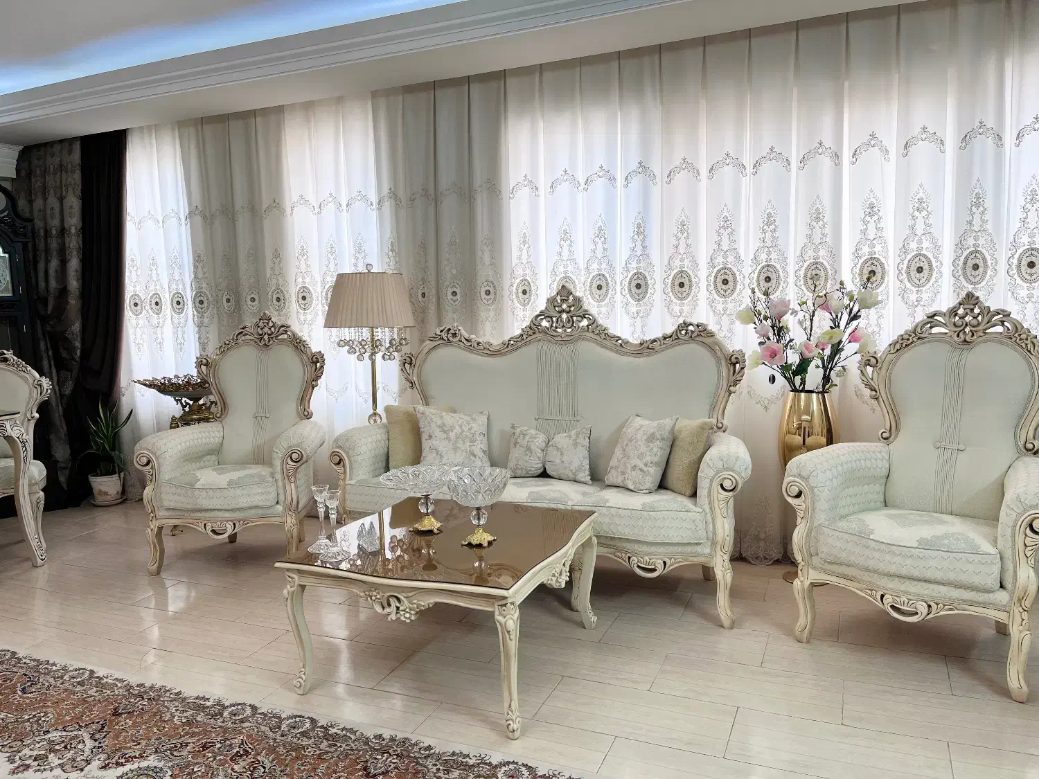 مبلمان ۹ نفره و ناهارخوری ۸ نفره سلطنتی|مبلمان خانگی و میز عسلی|سبزوار, فرهنگیان|دیوار