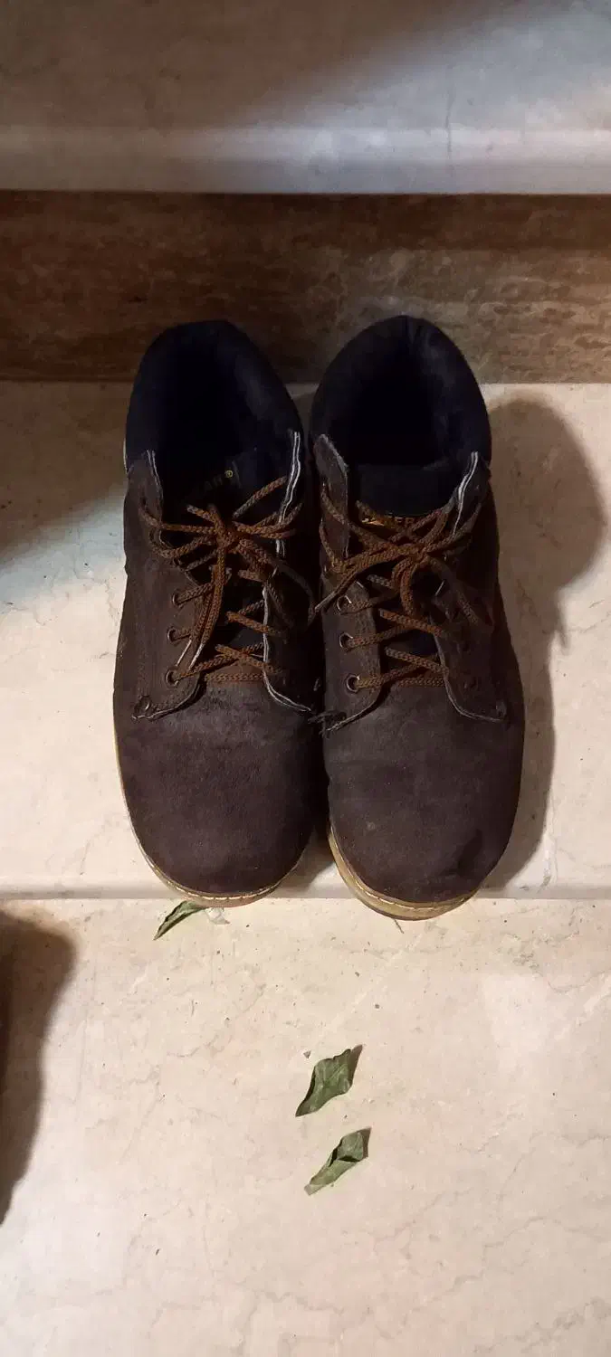 کفش کاترپیلارجنس رویه وکفی محکم سایز۴۳-۴۴|کیف، کفش، کمربند|اصفهان, ملک|دیوار