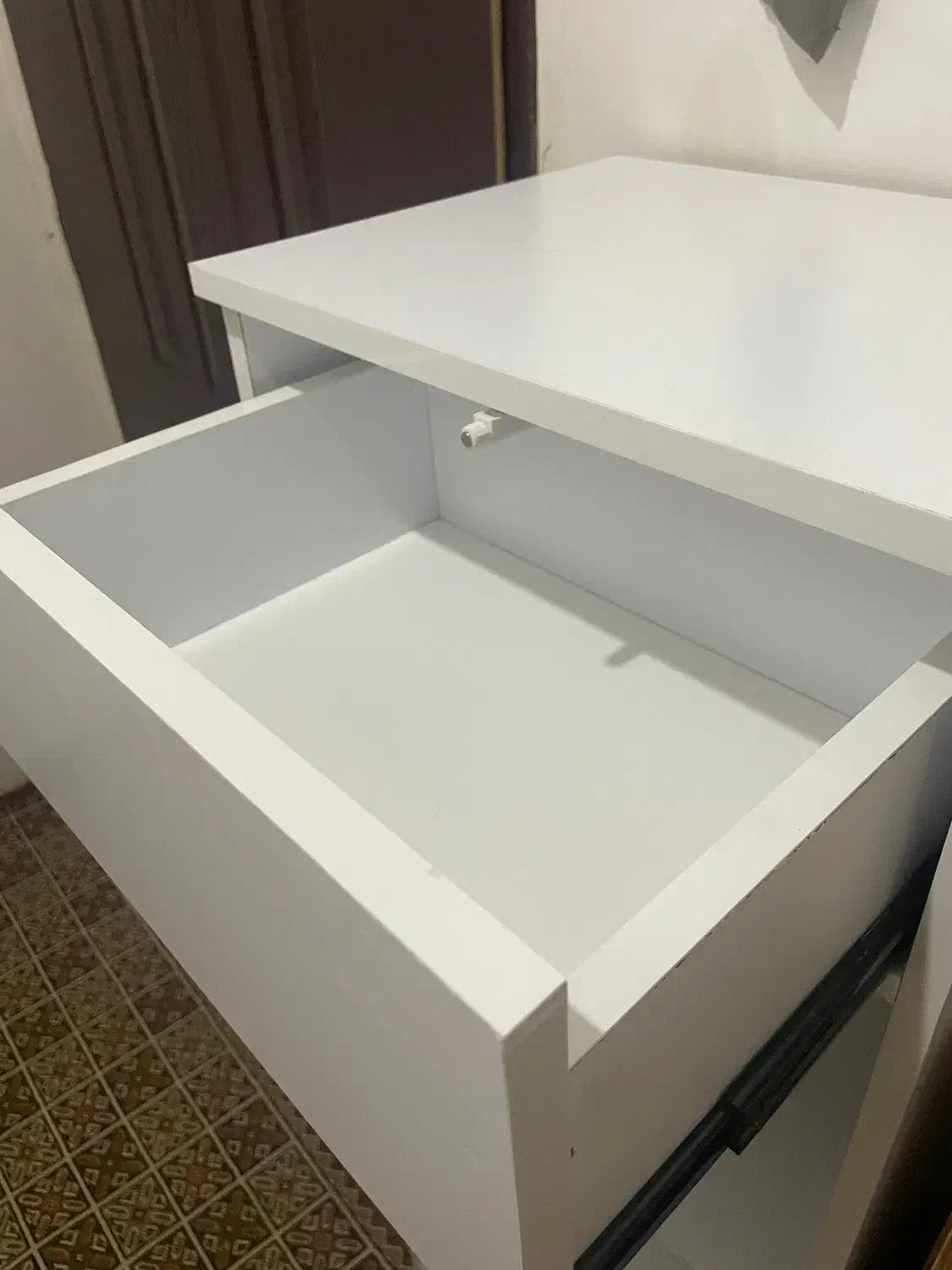 کتابخانه|کتابخانه، شلف، قفسه‌های دیواری|اسلام‌شهر, مطهری|دیوار