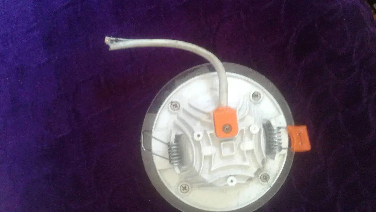 هالوژن....|لامپ و چراغ|قره پشتلو, |دیوار