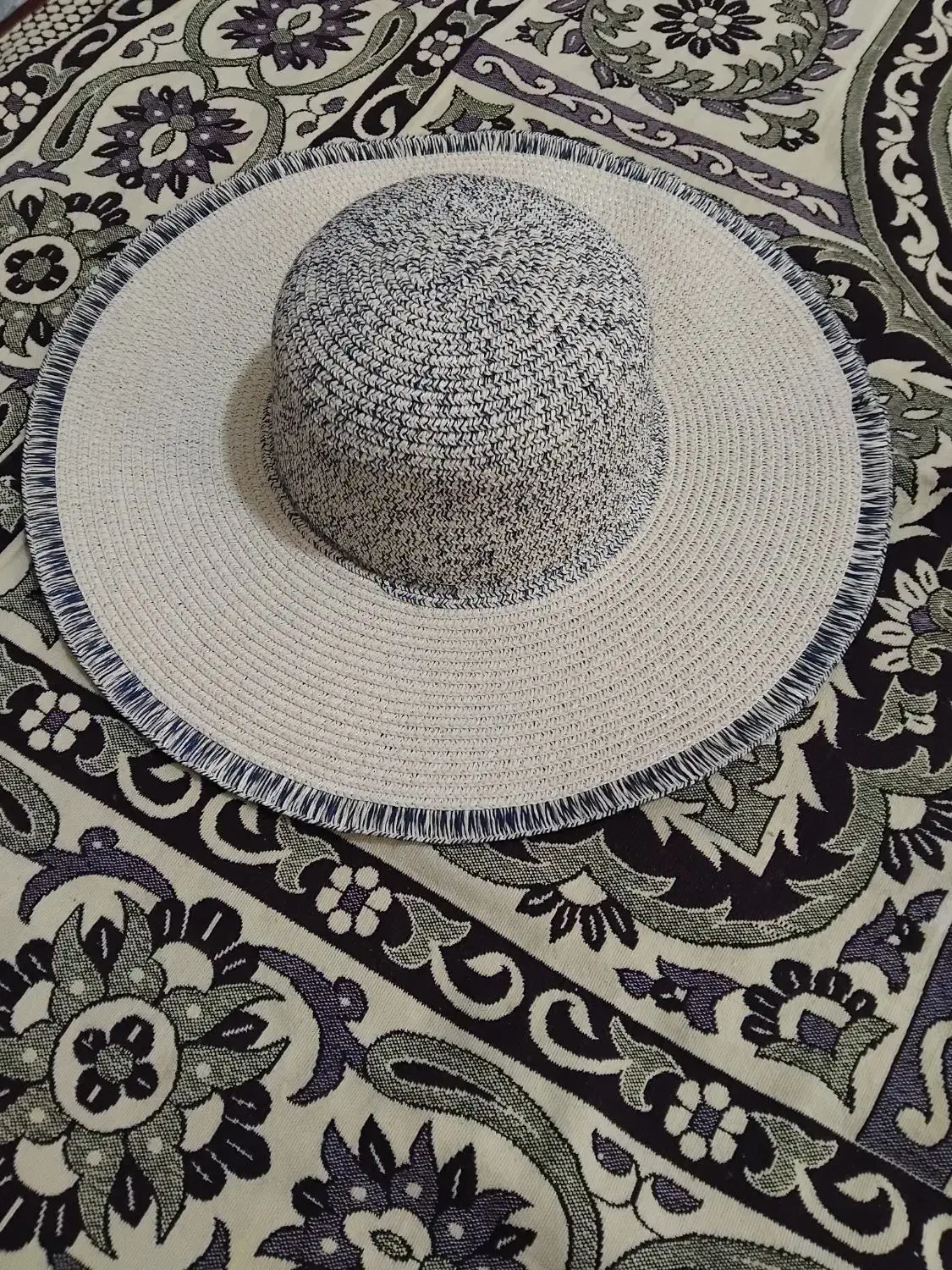 کلاه|لباس|اسلام‌شهر, مطهری|دیوار