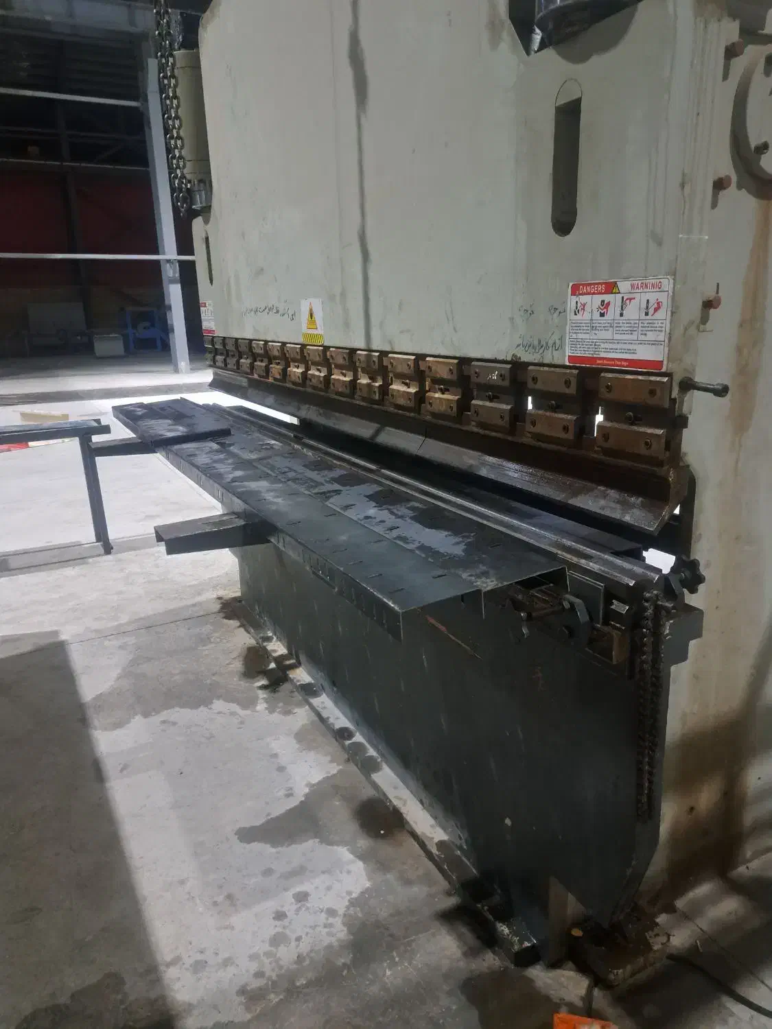 استخدام برشکار و خم کار حرفه ای ورق فلزات|استخدام صنعتی، فنی، مهندسی|شاهین‌شهر, برخوار غرب|دیوار