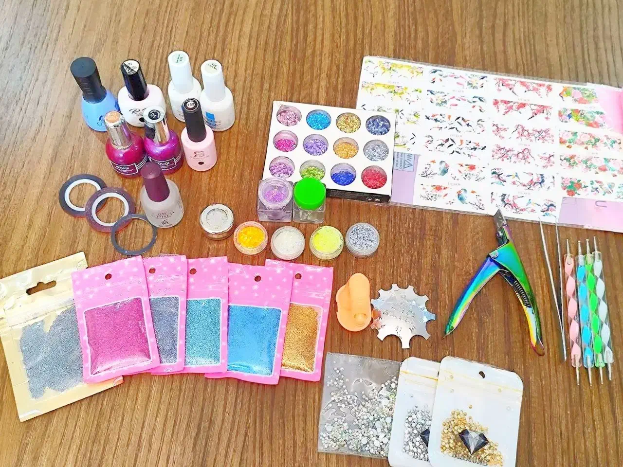 لوازم کاشت ناخن|آرایشی، بهداشتی، درمانی|ارومیه, |دیوار