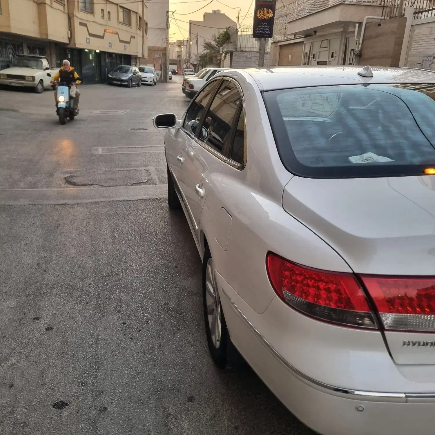 ازرا ۲۰۱۰ سفید|خودرو سواری و وانت|اصفهان, خرم|دیوار