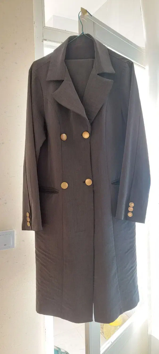 یک دست مانتو شلوار ادا ری در حد نو  قیمت توافقی|لباس|اصفهان, باغ فدک|دیوار