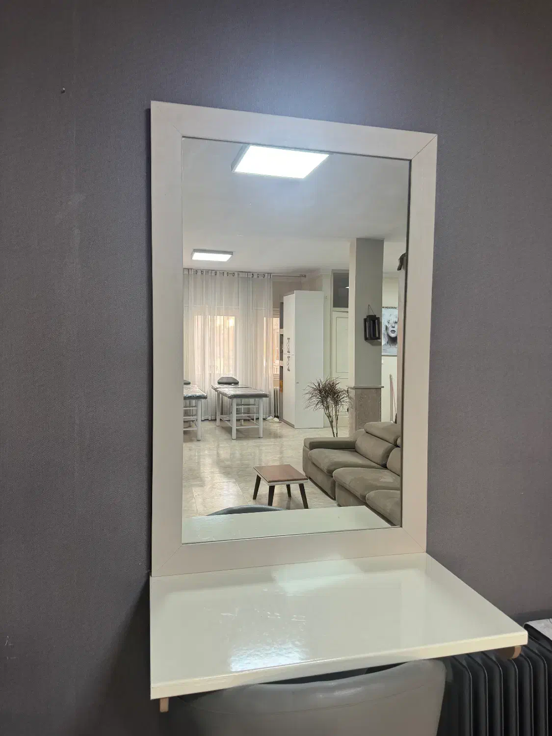 تجهیزات سالن ارایشی|آرایشگاه و سالن‌های زیبایی|تبریز, |دیوار