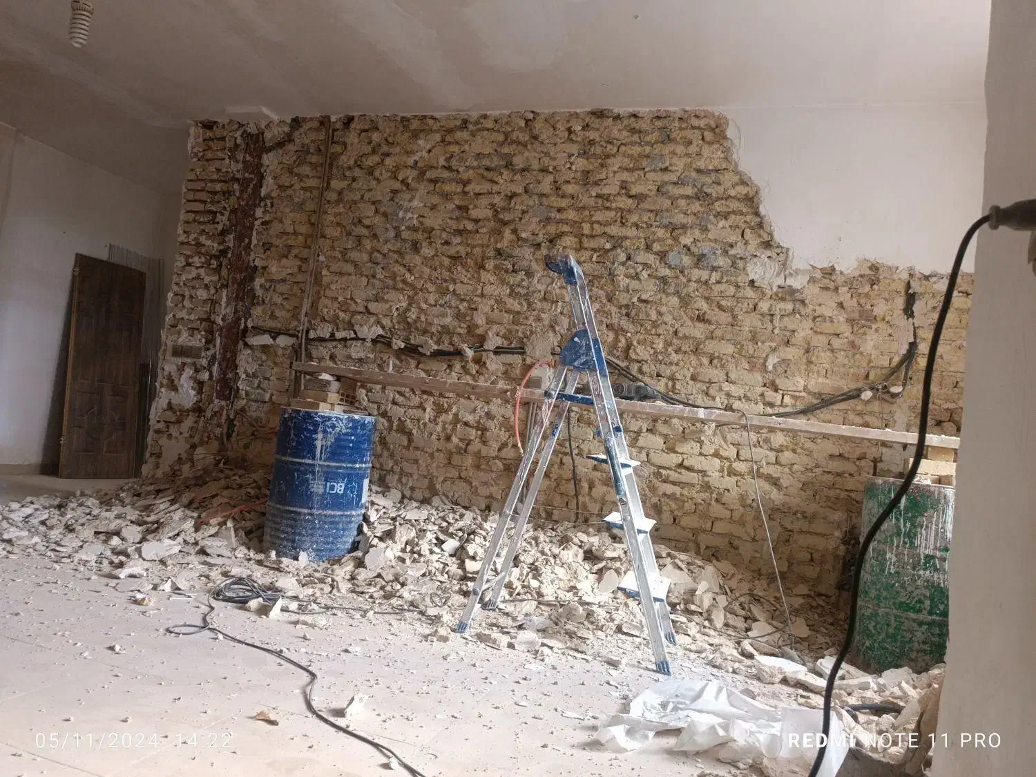 تخریب وخاک برداری کلی وجزیی|خدمات پیشه و مهارت|کرمانشاه, |دیوار