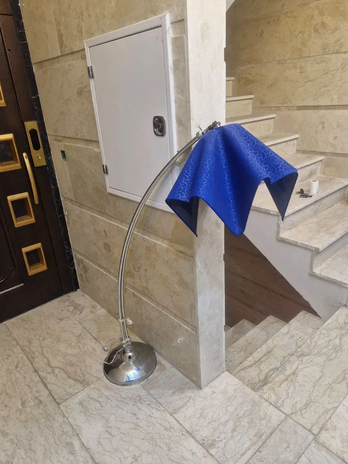 آباژور ایستاده استیل قابل تنظیم نو|چراغ خواب و آباژور|مشکیندشت, |دیوار