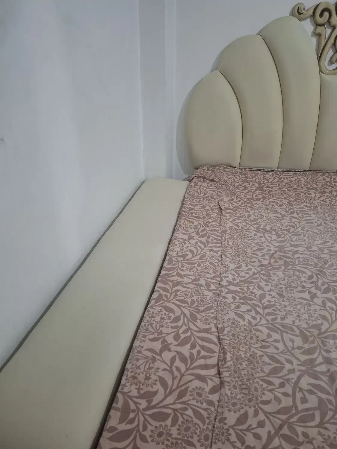 تخت خواب دو نفره|تخت و سرویس خواب|همدان, |دیوار