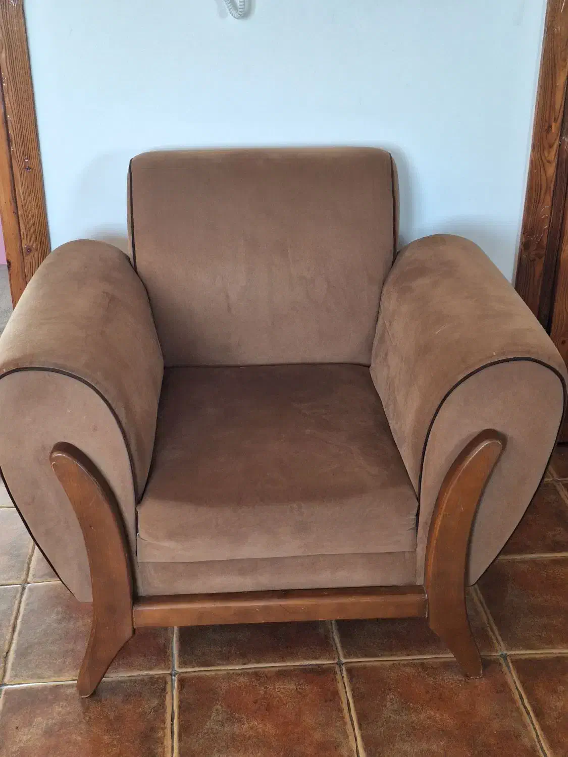 مبل ۷ نفره کاملا سالم|مبلمان خانگی و میز عسلی|صومعهسرا, |دیوار