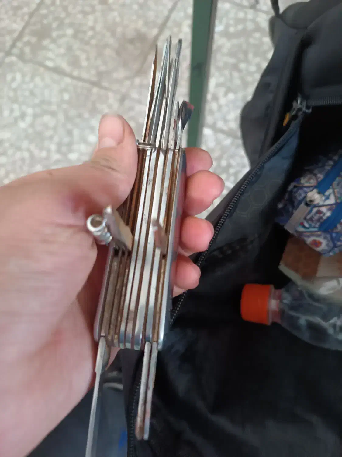 همه کاره چاقو|ابزارآلات|قم, شهر قائم|دیوار