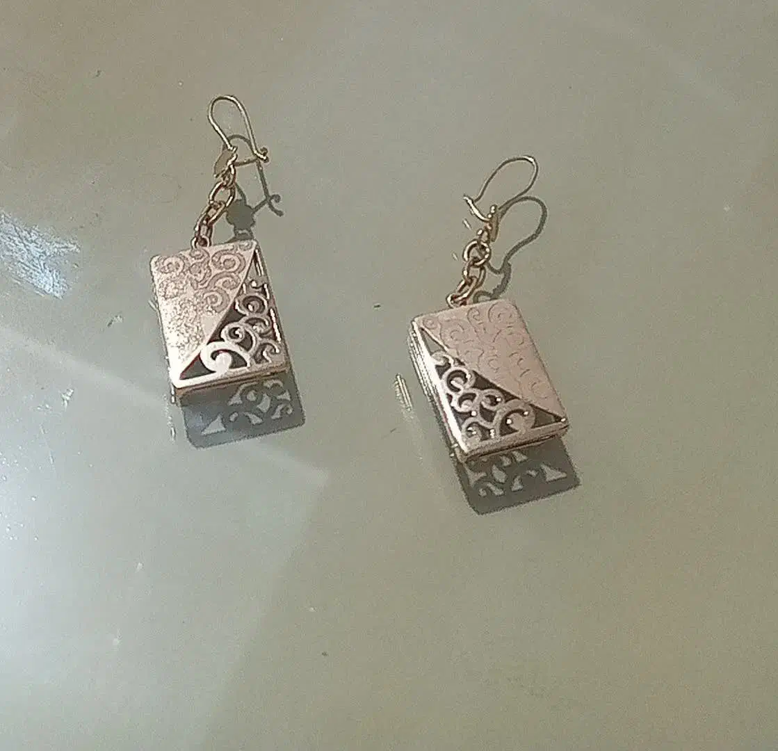 النگو و گوشواره طلا|جواهرات|خرمآباد, |دیوار