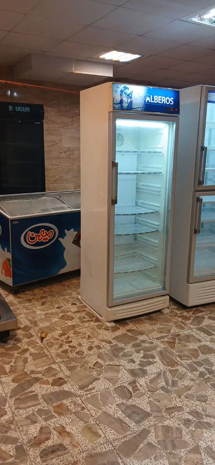 چهار دستگاه یخچال|کافی‌شاپ و رستوران|کیاشهر, |دیوار