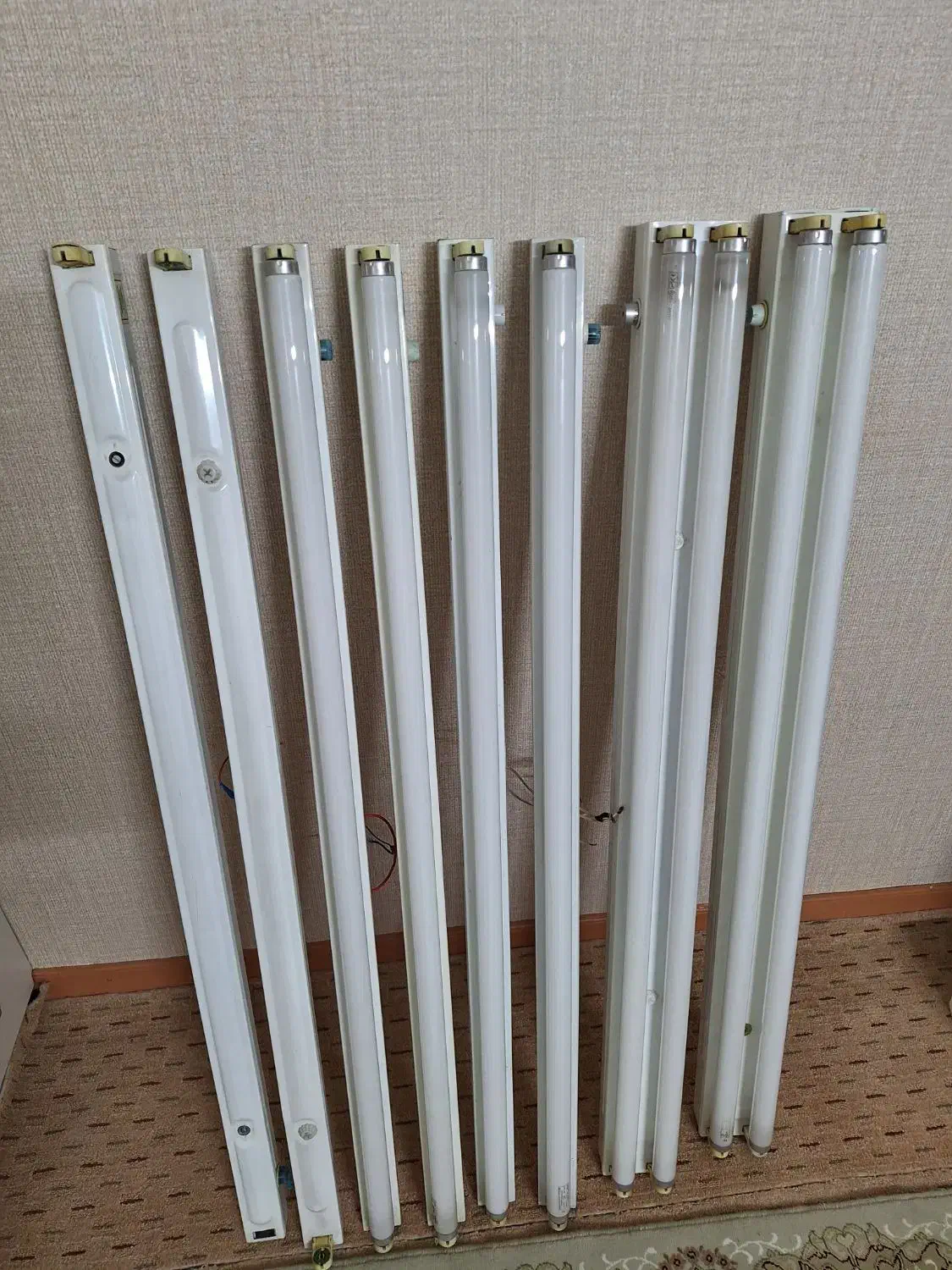 مهتابی|لامپ و چراغ|تهران, اکباتان|دیوار