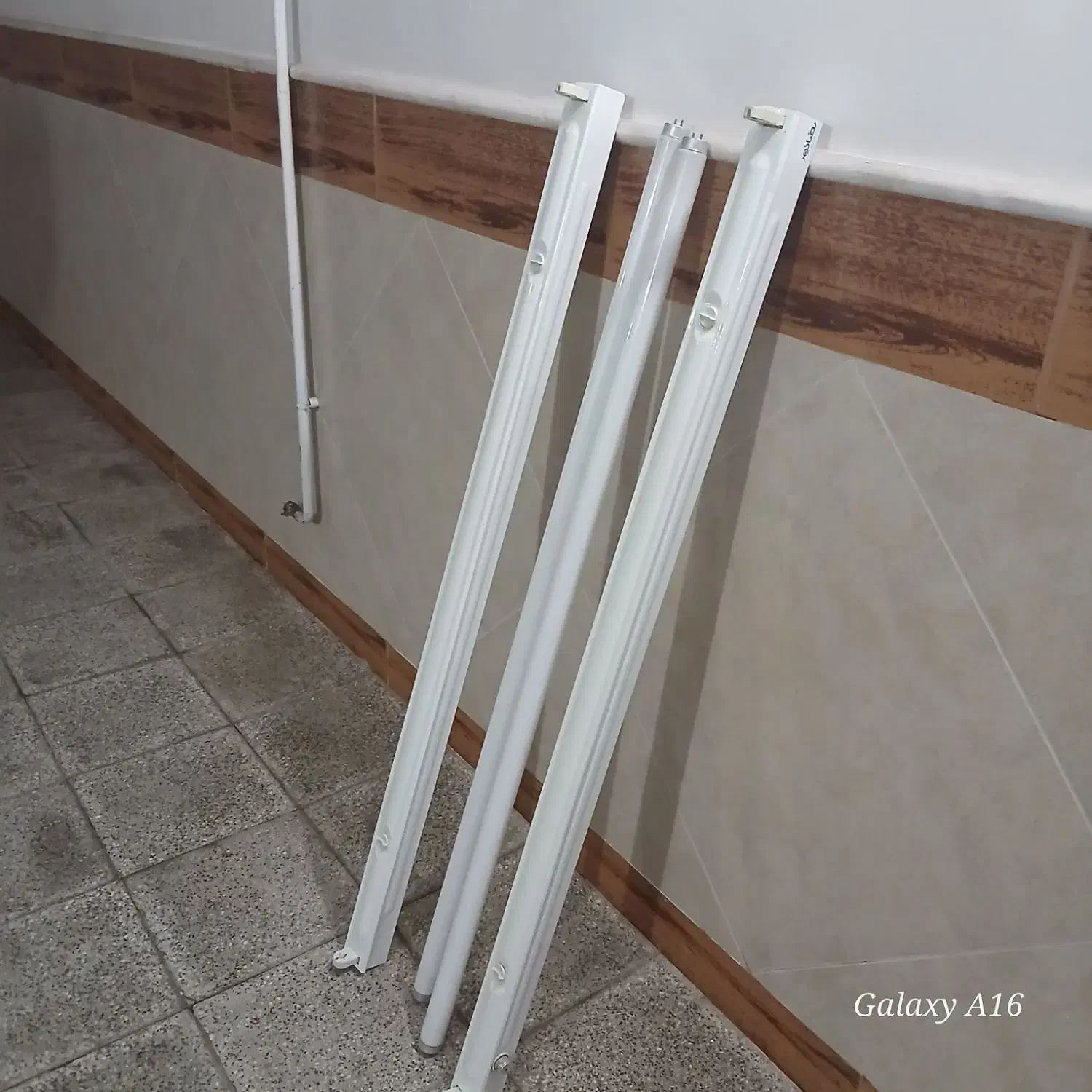 دوعدد قاب مهتابی بهمراه لامپ|لامپ و چراغ|ساوه, |دیوار