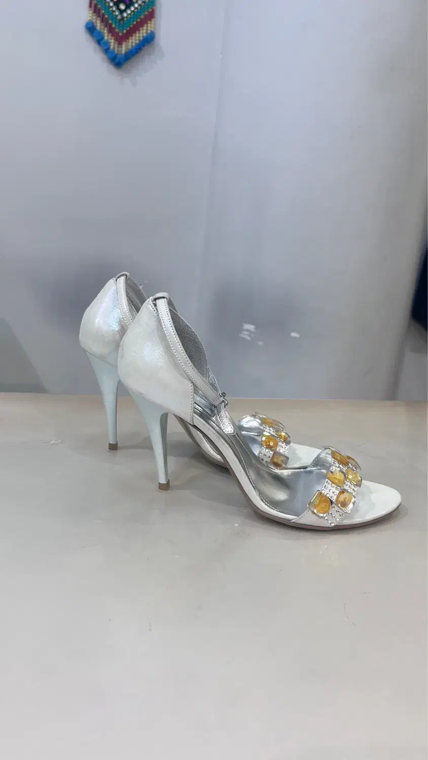 کفش|کیف، کفش، کمربند|زنجان, |دیوار