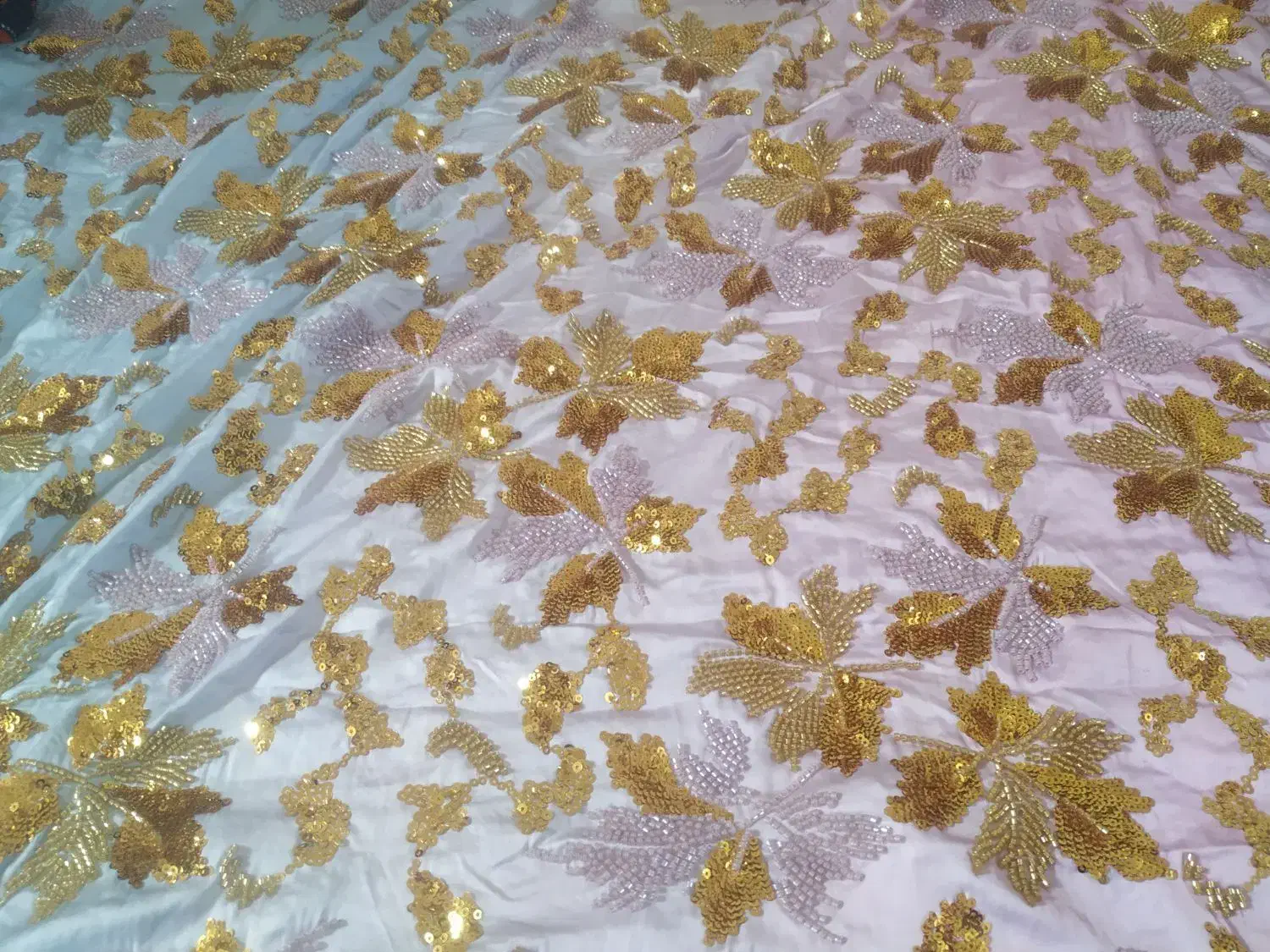 یک مترو بیست سانت|لباس|بم, |دیوار